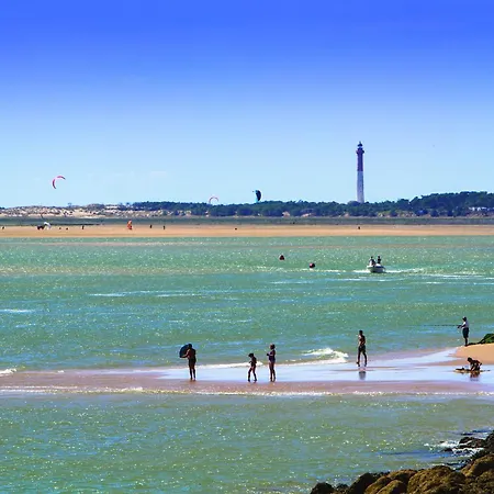 Villa Large Family House Close To The