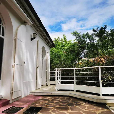 Villa Large Family House Close To The